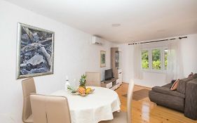 Madonna Field Apartment